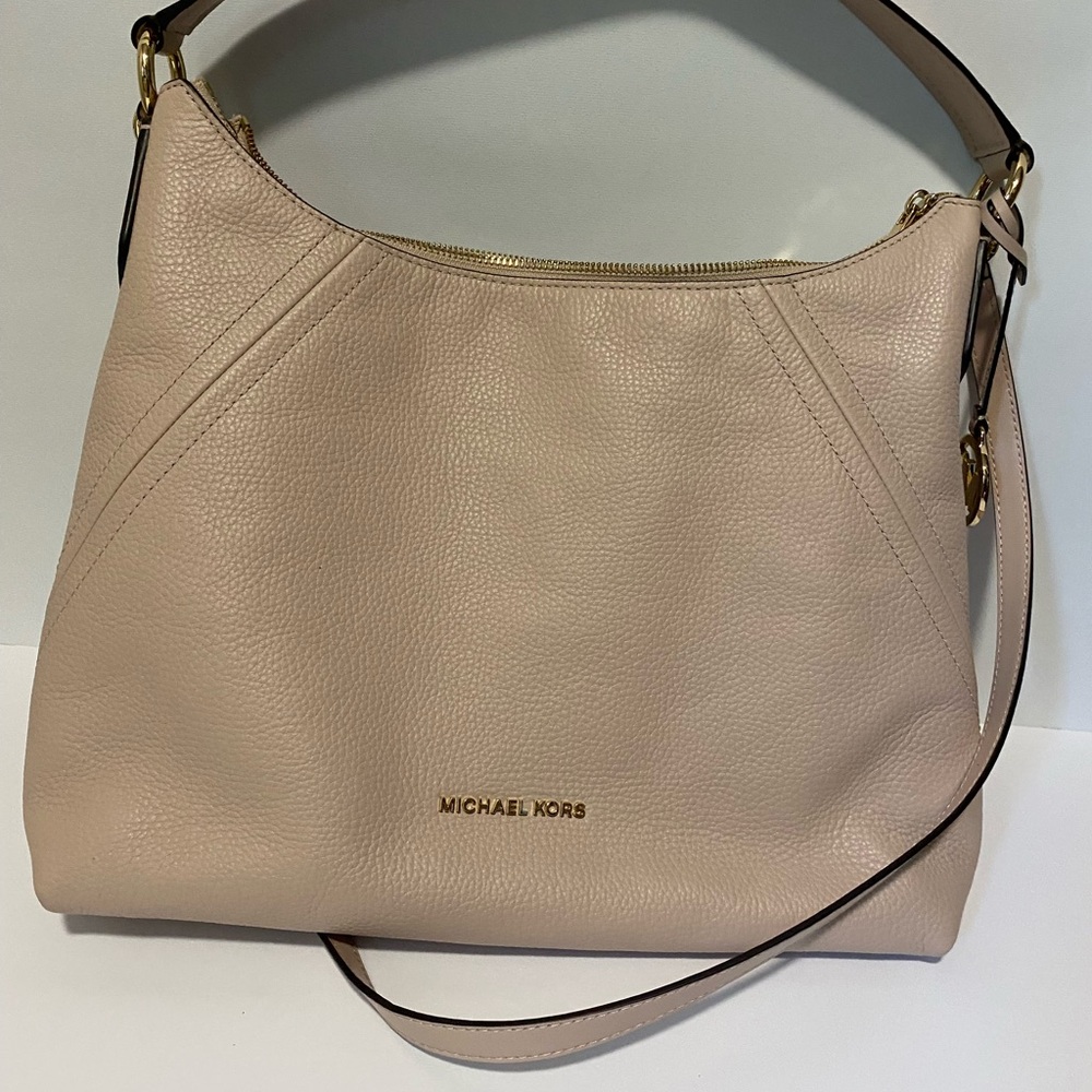 Michael Kors Light Pink Shoulder Bag with Gold Accents- Aria Pebble